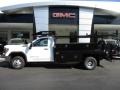 Summit White - Sierra 3500HD Regular Cab 4WD Chassis Utility Truck Photo No. 2