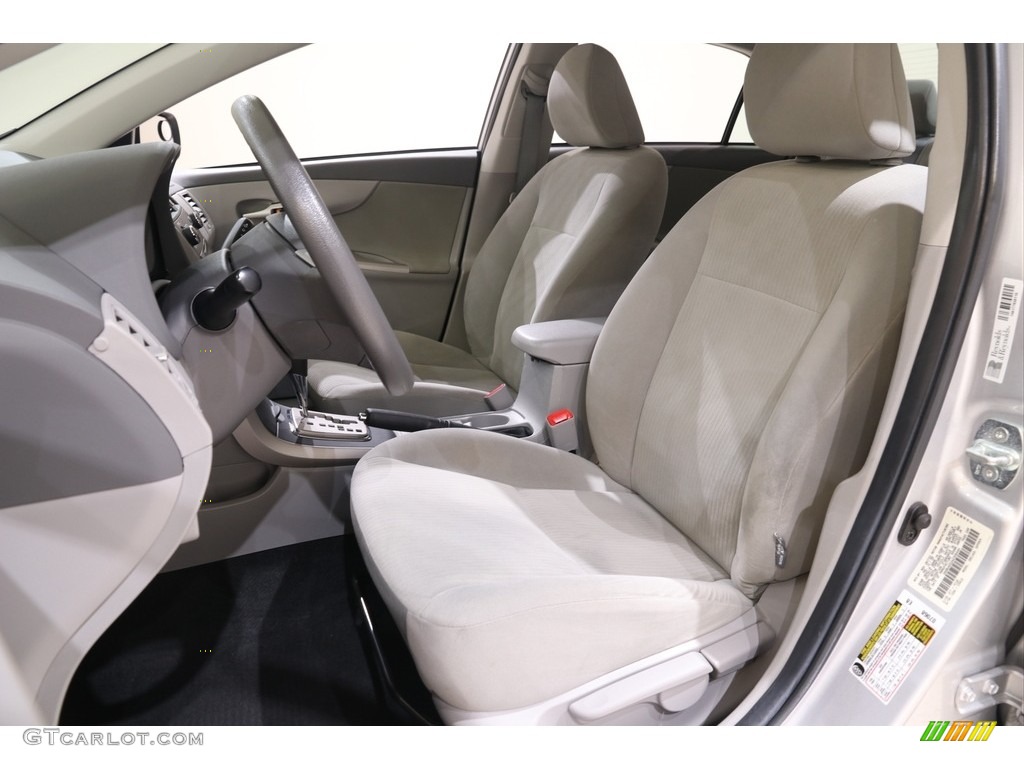 2010 Corolla LE - Classic Silver Metallic / Ash photo #5