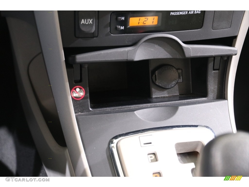 2010 Corolla LE - Classic Silver Metallic / Ash photo #11