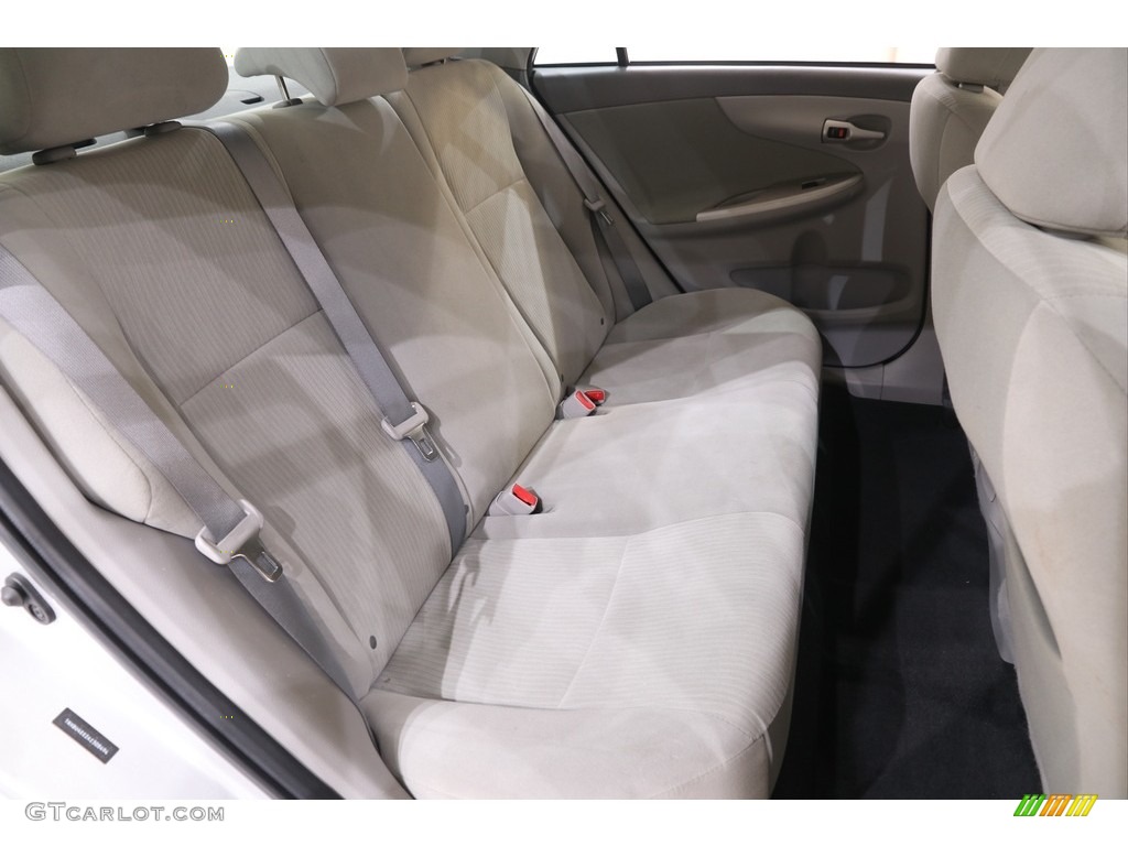 2010 Corolla LE - Classic Silver Metallic / Ash photo #13