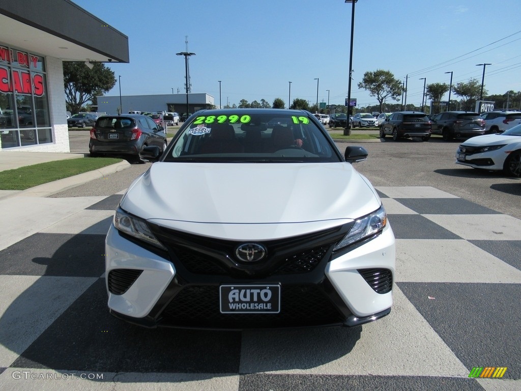 2019 Camry XSE - Wind Chill Pearl / Red photo #2