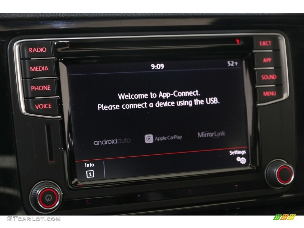2018 Volkswagen Jetta SE Sport Controls Photo #139778973