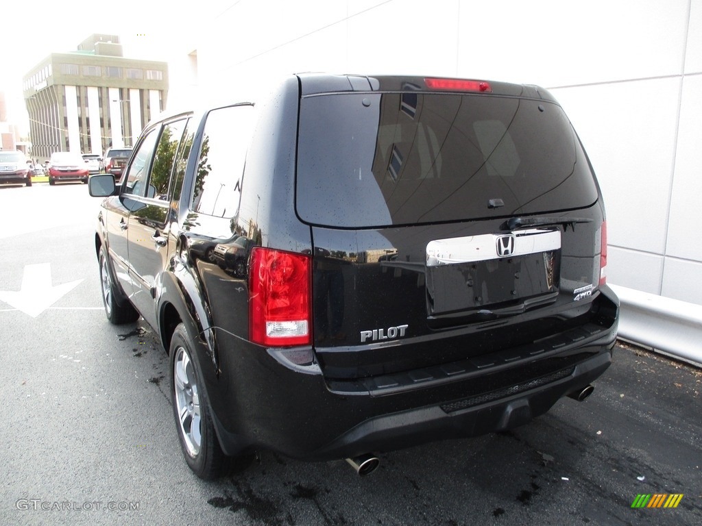 2015 Pilot SE 4WD - Crystal Black Pearl / Gray photo #3