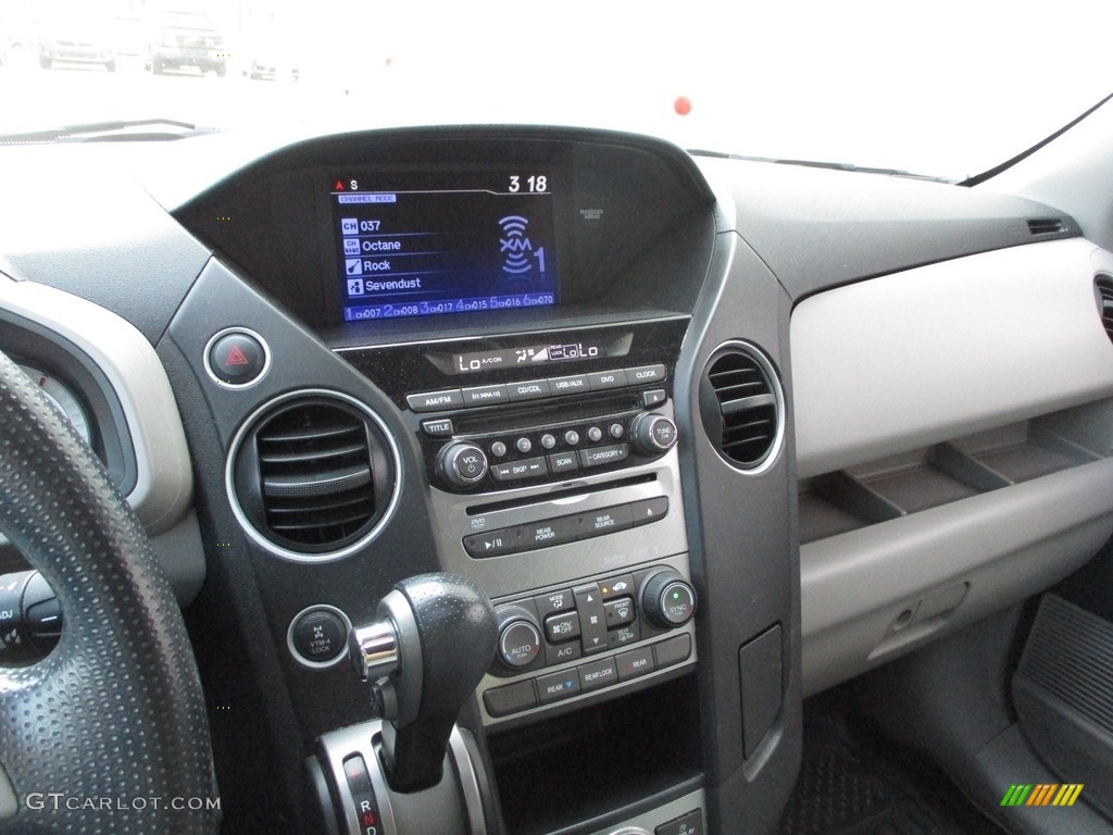 2015 Pilot SE 4WD - Crystal Black Pearl / Gray photo #13