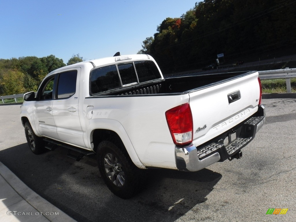 2017 Tacoma SR5 Double Cab 4x4 - Super White / Cement Gray photo #16