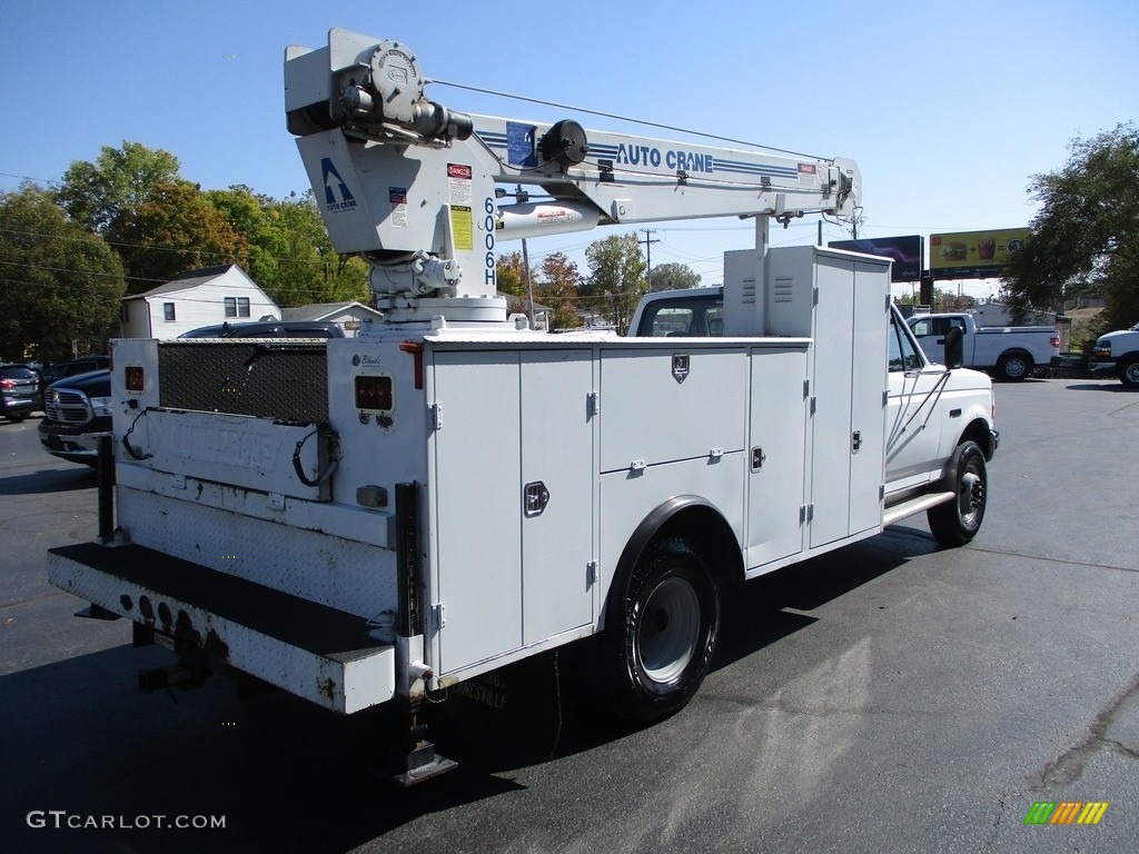White 1993 Ford F Super Duty Regular Cab Chassis Auto Crane Exterior Photo #139790731