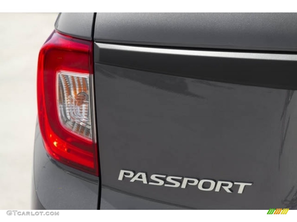 2021 Honda Passport EX-L Marks and Logos Photos