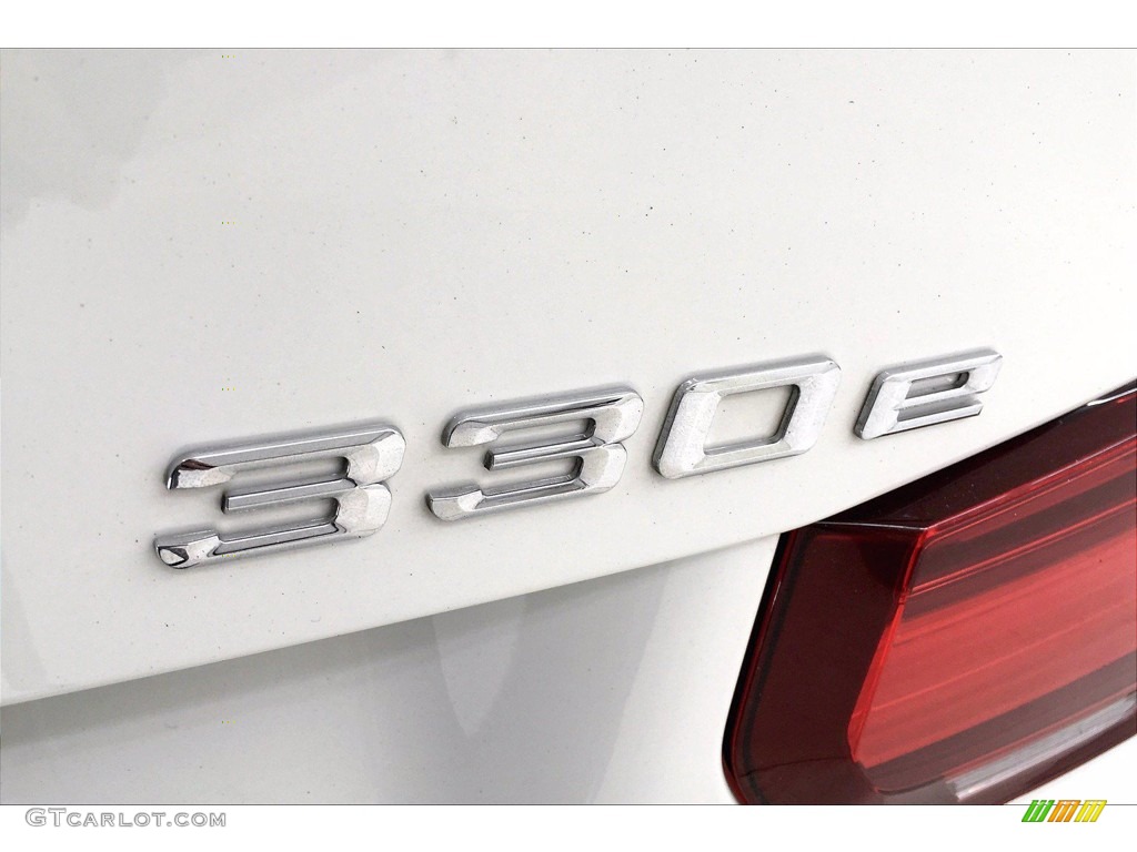 2018 3 Series 330e iPerformance Sedan - Alpine White / Black photo #7