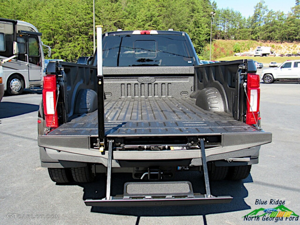 2020 F450 Super Duty King Ranch Crew Cab 4x4 - Agate Black / King Ranch Java photo #14