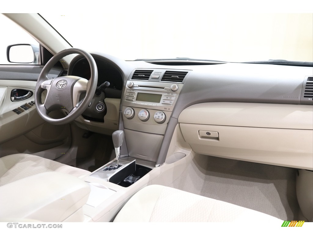 2011 Camry LE - Aloe Green Metallic / Bisque photo #21