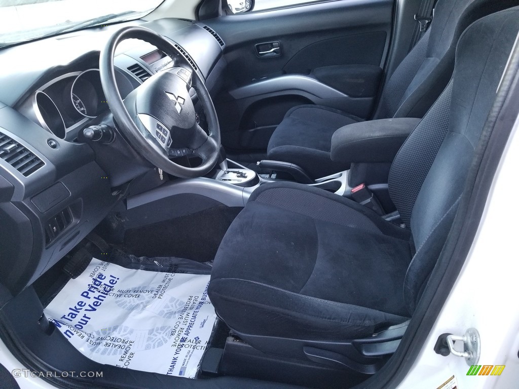 Black Interior 2013 Mitsubishi Outlander ES Photo #139803166