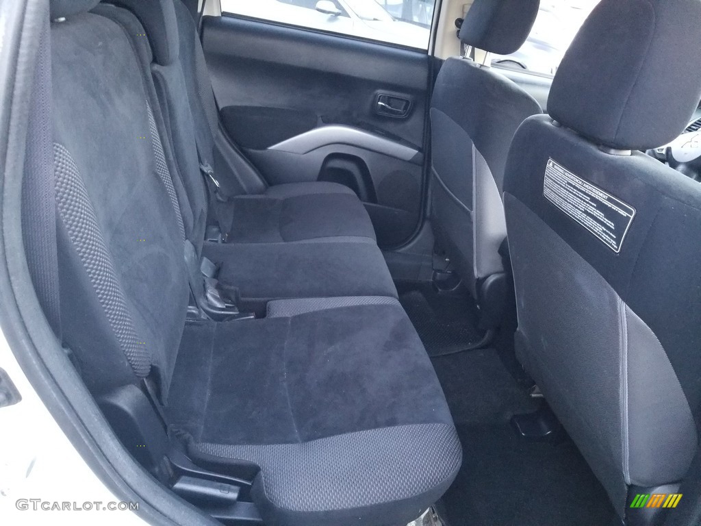 2013 Mitsubishi Outlander ES Rear Seat Photo #139803276