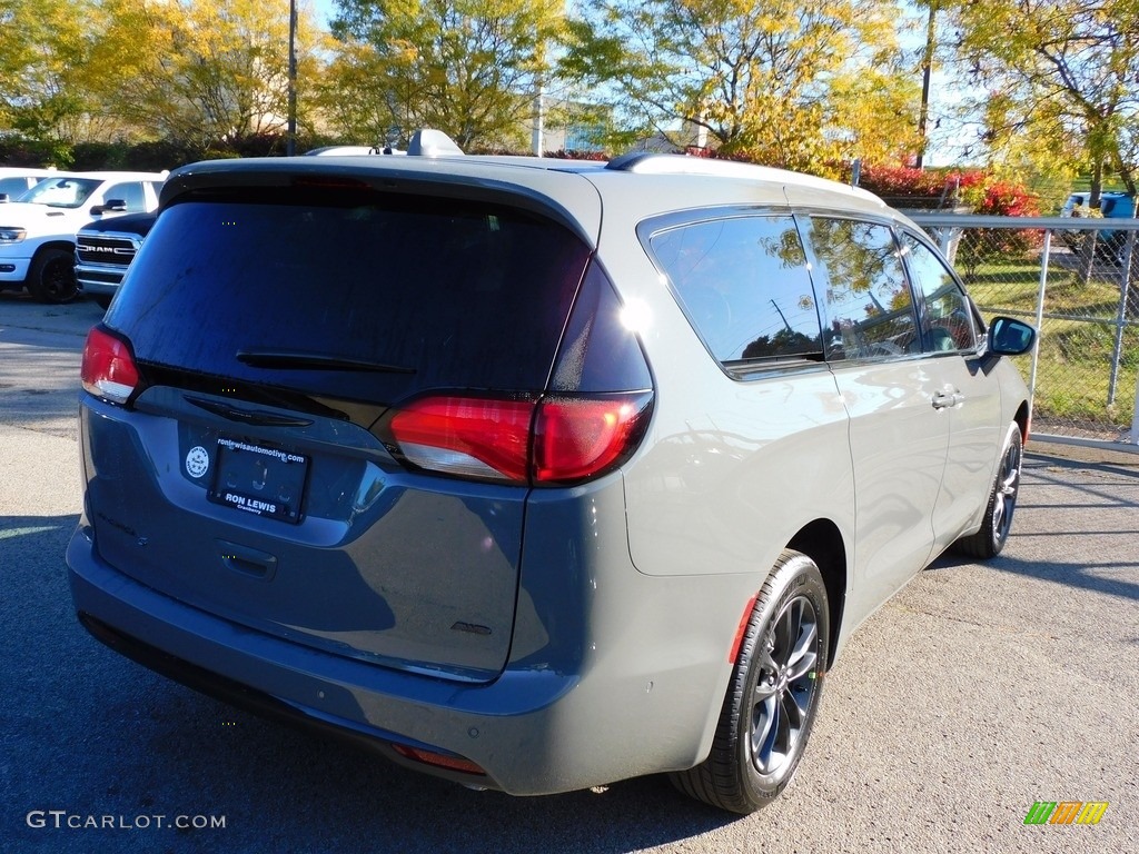 2020 Pacifica Launch Edition AWD - Ceramic Grey / Black photo #5