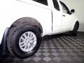 2017 Glacier White Nissan Frontier SV King Cab 4x4  photo #13