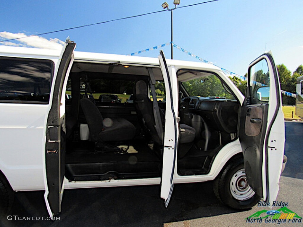 2002 Ram Van 3500 Passenger - Bright White / Dark Slate Gray photo #11