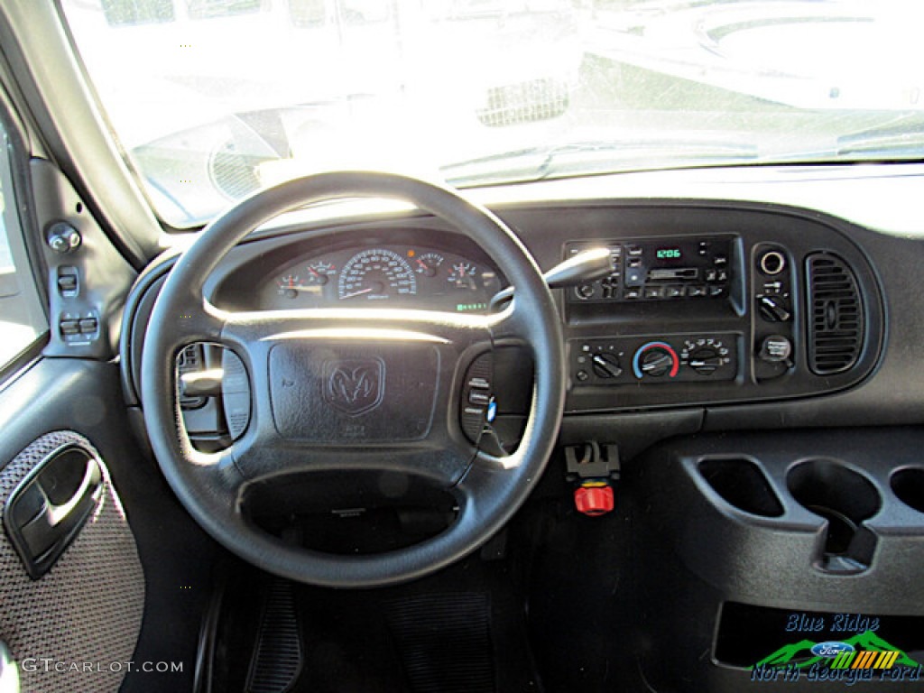 2002 Ram Van 3500 Passenger - Bright White / Dark Slate Gray photo #17