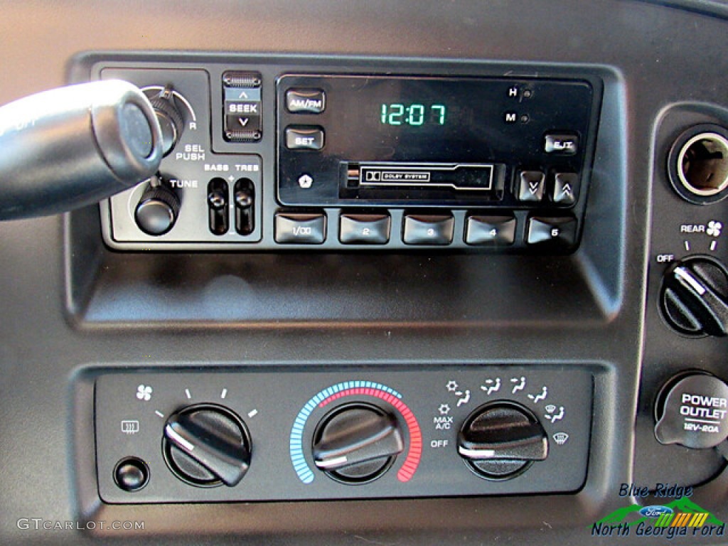 2002 Ram Van 3500 Passenger - Bright White / Dark Slate Gray photo #20