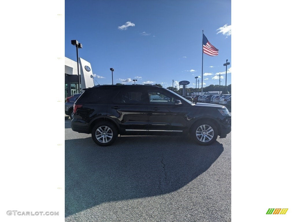 2018 Explorer XLT 4WD - Shadow Black / Ebony Black photo #4