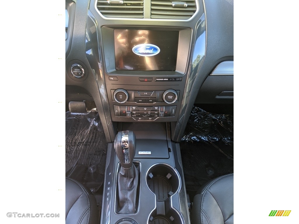 2018 Explorer XLT 4WD - Shadow Black / Ebony Black photo #10