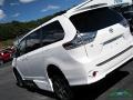 2016 Super White Toyota Sienna SE Premium  photo #31