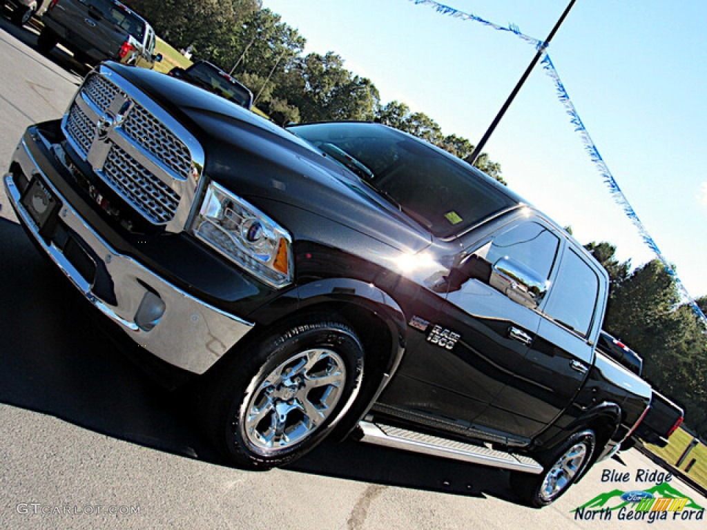 2018 1500 Laramie Crew Cab 4x4 - Brilliant Black Crystal Pearl / Canyon Brown/Light Frost Beige photo #25