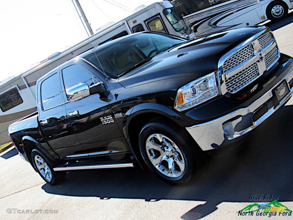 2018 1500 Laramie Crew Cab 4x4 - Brilliant Black Crystal Pearl / Canyon Brown/Light Frost Beige photo #26