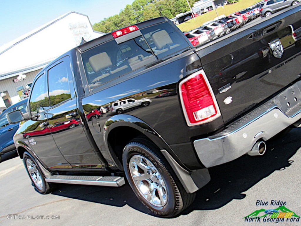 2018 1500 Laramie Crew Cab 4x4 - Brilliant Black Crystal Pearl / Canyon Brown/Light Frost Beige photo #28