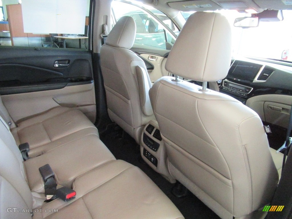 Black Interior 2016 Honda Pilot Touring AWD Photo #139813869