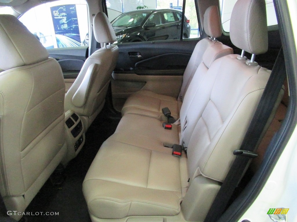 2016 Honda Pilot Touring AWD Rear Seat Photo #139814064