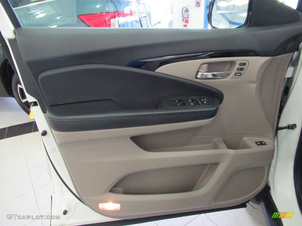 2016 Honda Pilot Touring AWD Black Door Panel Photo #139814100
