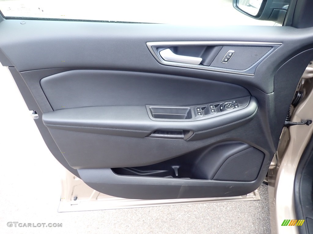 2020 Ford Edge SE AWD Ebony Door Panel Photo #139814685