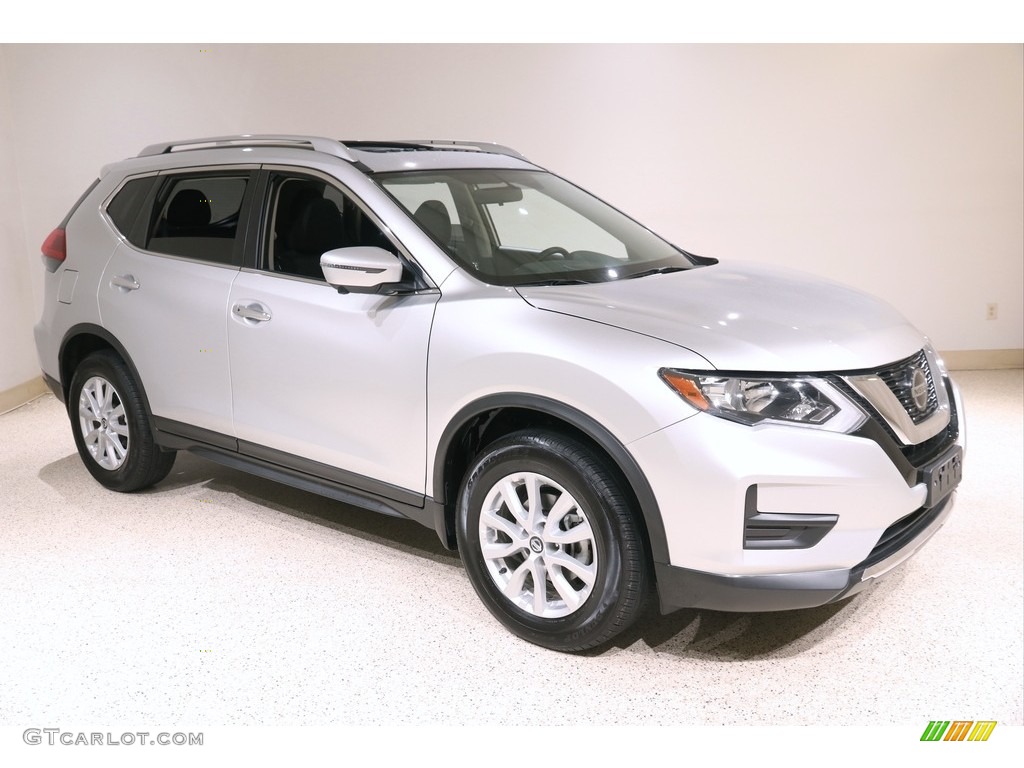 2018 Rogue SV AWD - Brilliant Silver / Charcoal photo #1