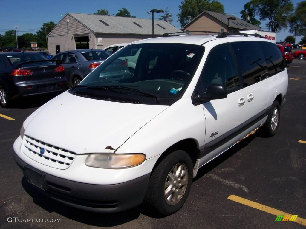 1997 Grand Voyager SE - Bright White / Gray photo #1