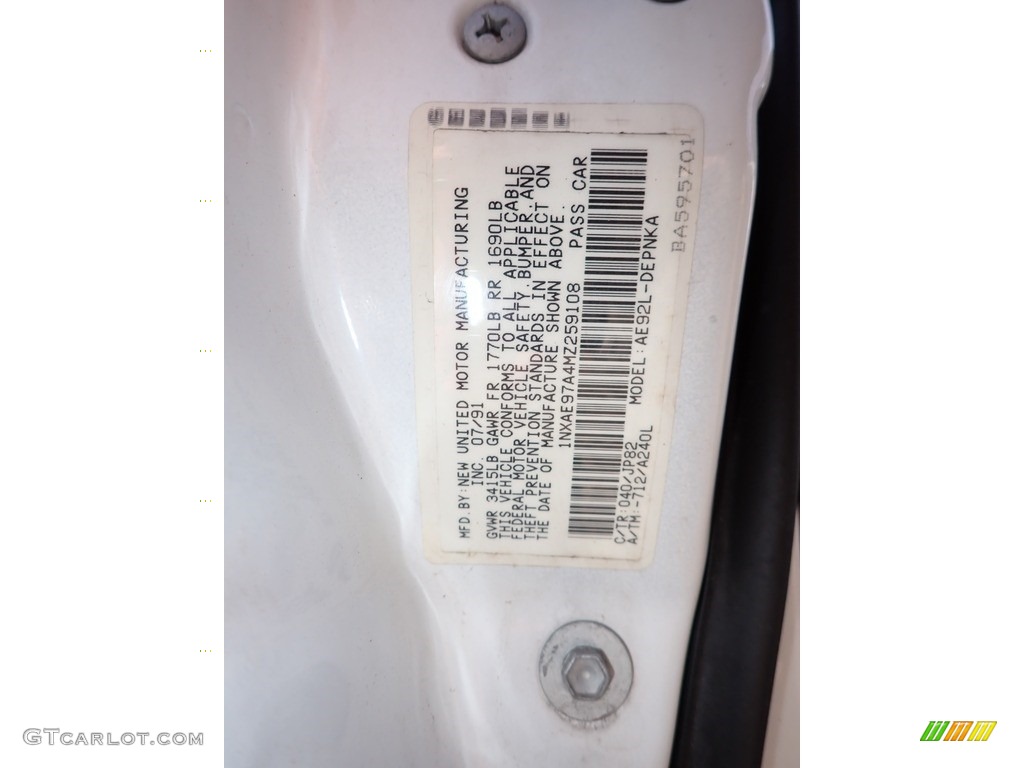 1991 Corolla LE Sedan - Super White / Blue photo #16