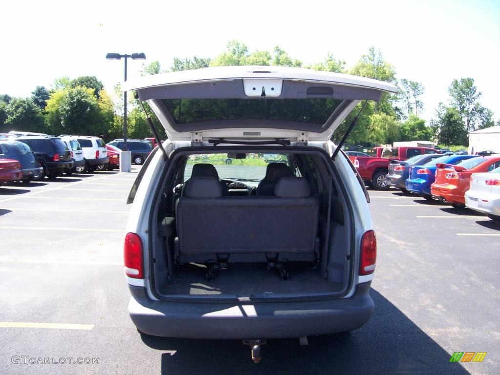 1997 Grand Voyager SE - Bright White / Gray photo #18