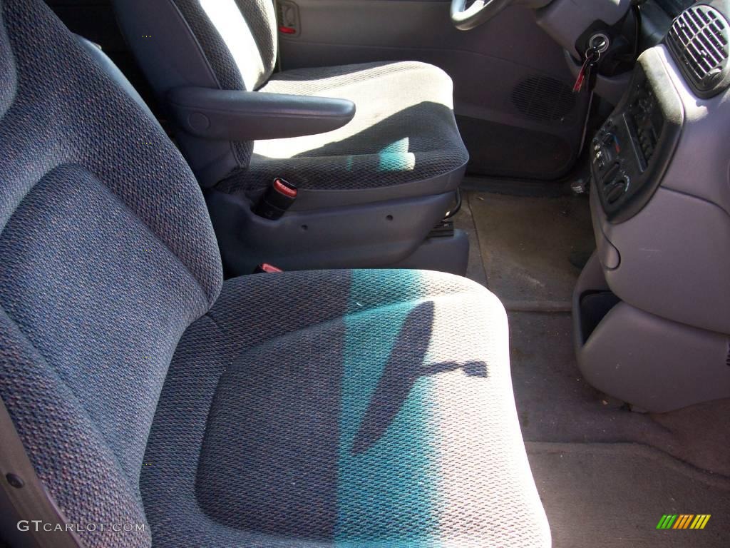 1997 Grand Voyager SE - Bright White / Gray photo #21