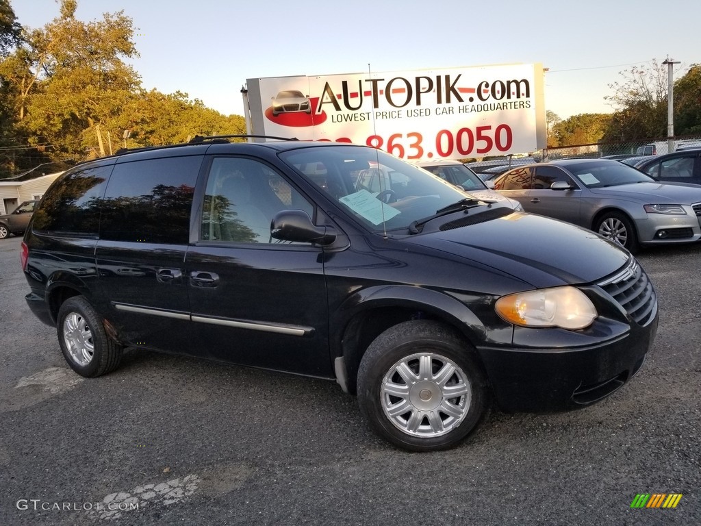 Brilliant Black Chrysler Town & Country