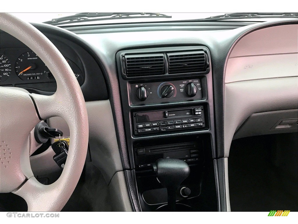 1998 Mustang V6 Coupe - Ultra White / Medium Graphite photo #5