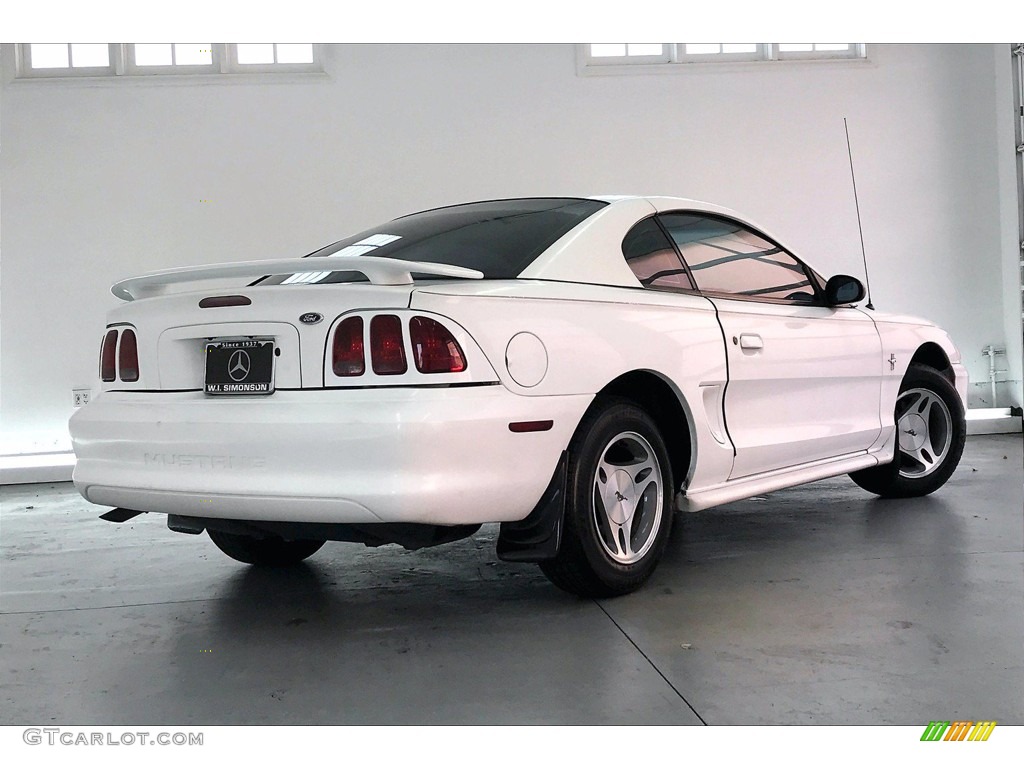 Ultra White 1998 Ford Mustang V6 Coupe Exterior Photo #139828722