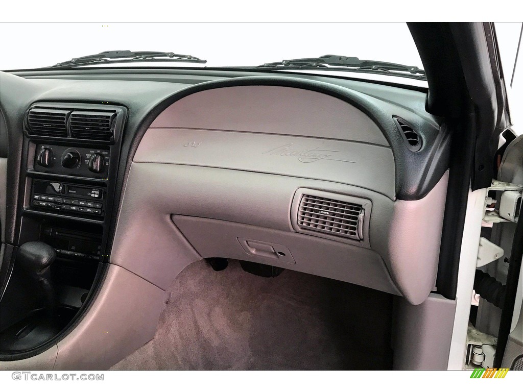 1998 Mustang V6 Coupe - Ultra White / Medium Graphite photo #16