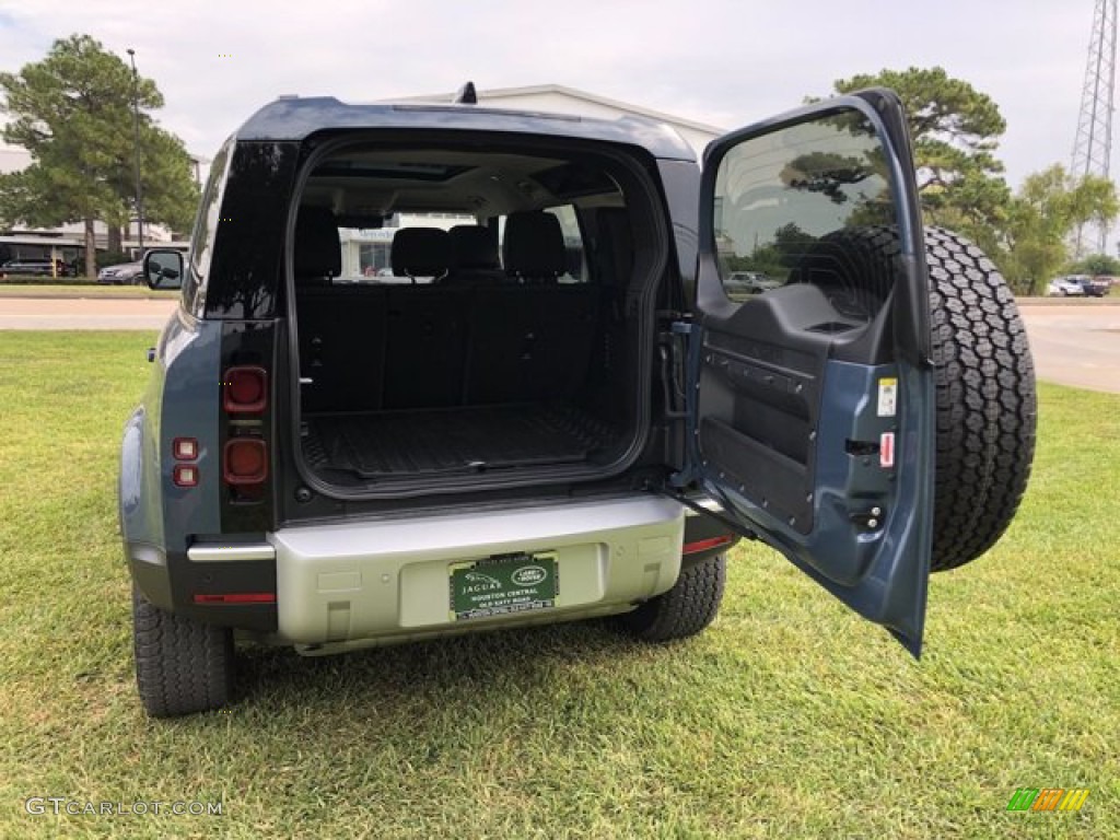 2020 Land Rover Defender 110 S Trunk Photo #139831644