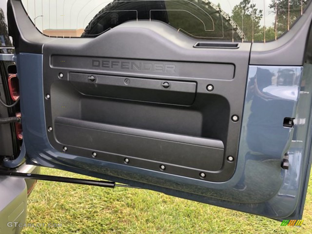 2020 Land Rover Defender 110 S Trunk Photo #139831656