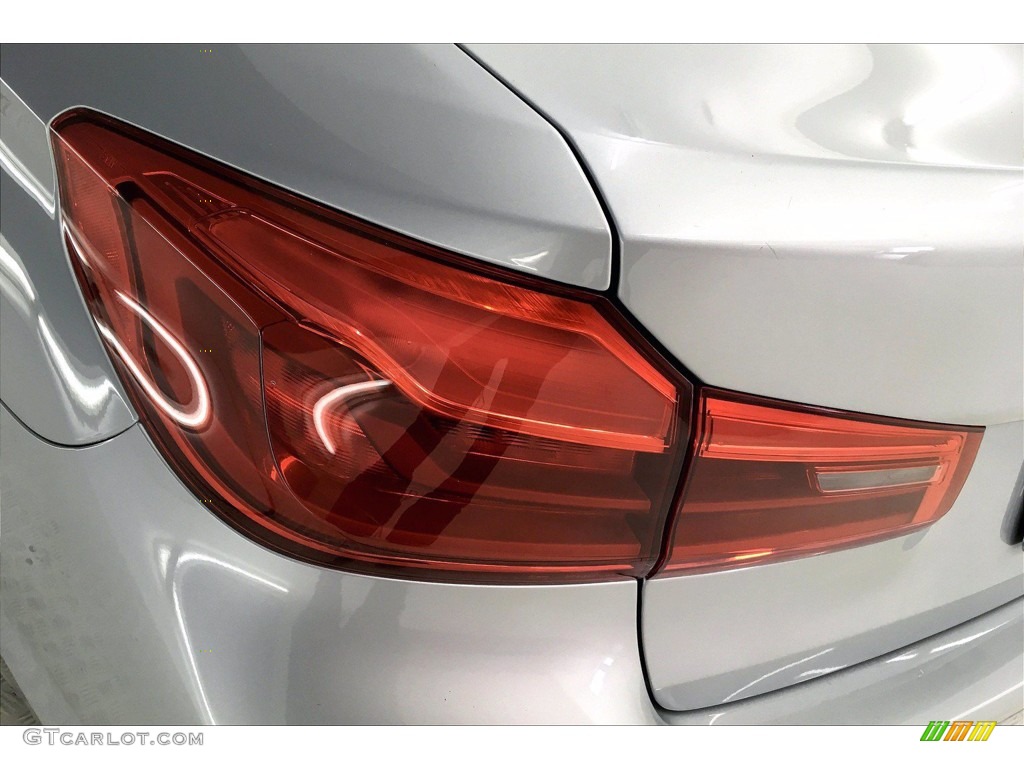 2017 5 Series 530i Sedan - Glacier Silver Metallic / Black photo #27