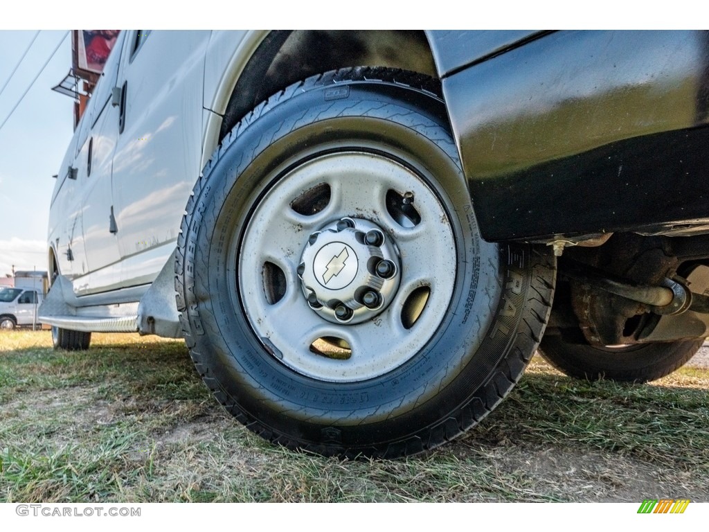 2012 Chevrolet Express LS 3500 Passenger Van Wheel Photos