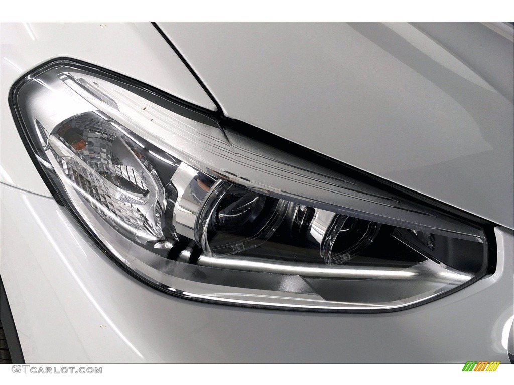 2021 X3 xDrive30e - Mineral White Metallic / Black photo #14