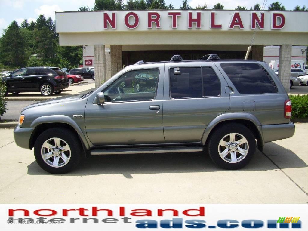 2004 Pathfinder LE Platinum 4x4 - Platinum Metallic / Charcoal photo #1