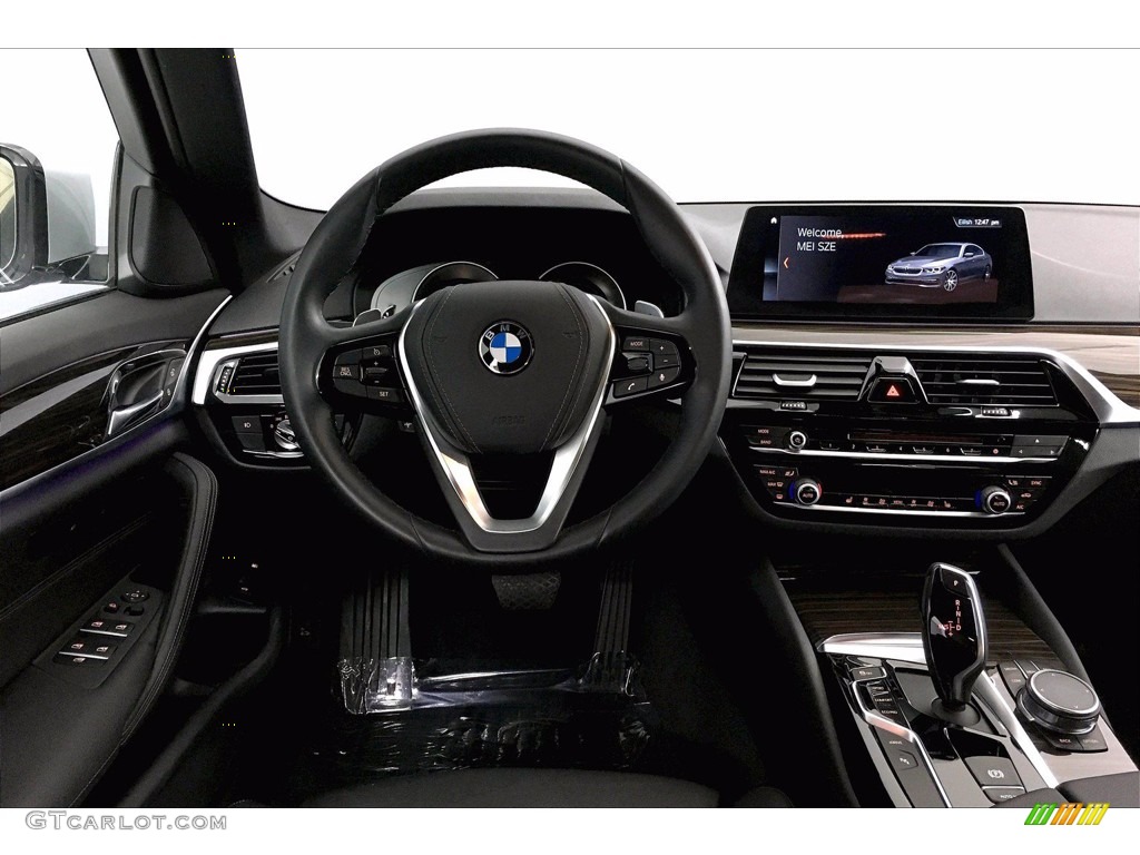 2018 5 Series 530e iPerfomance Sedan - Glacier Silver Metallic / Black photo #4