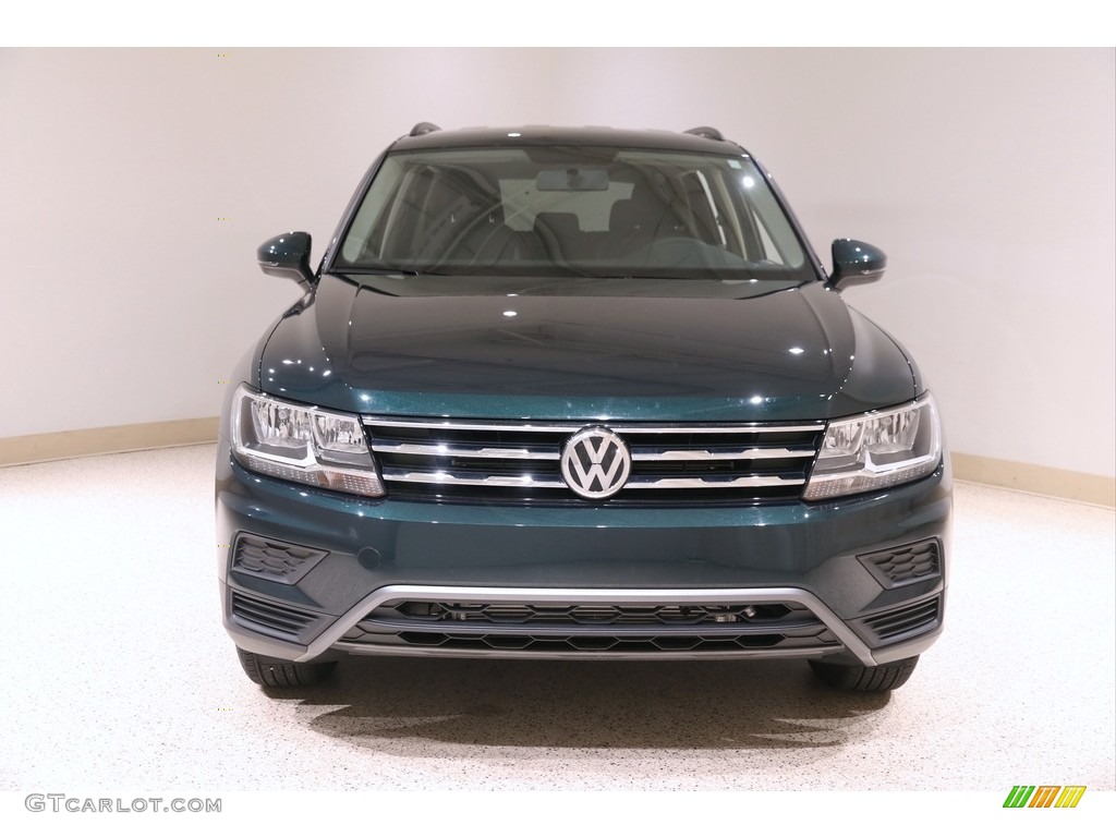 2019 Tiguan S 4MOTION - Dark Moss Green Metallic / Titan Black photo #2