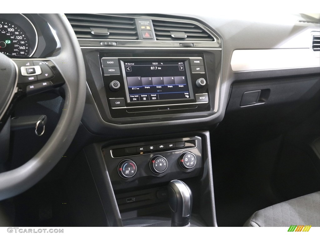 2019 Tiguan S 4MOTION - Dark Moss Green Metallic / Titan Black photo #9