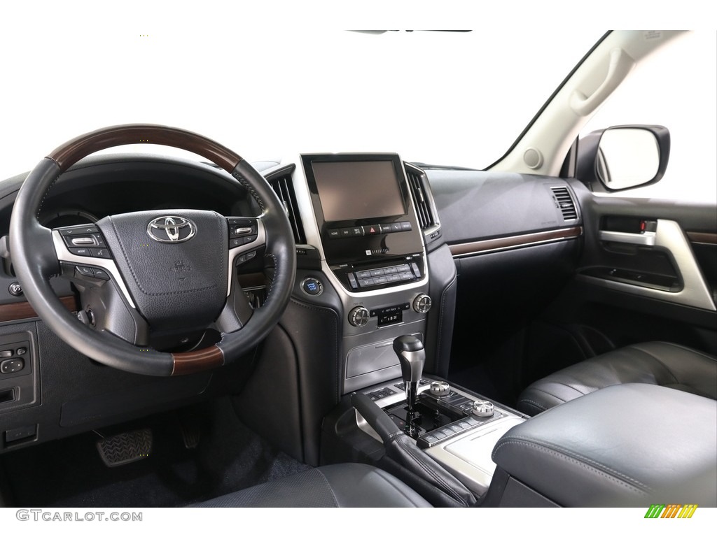 2017 Toyota Land Cruiser 4WD Dashboard Photos
